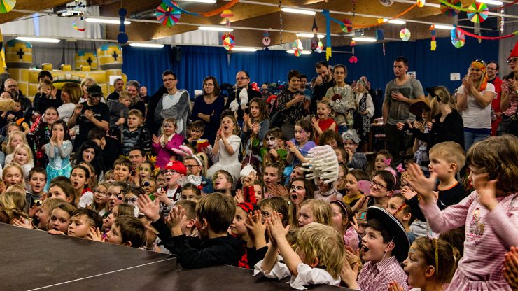 comedie musicale enfants spectacle incontournable